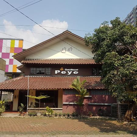 Peye Guesthouse Malang Exterior foto